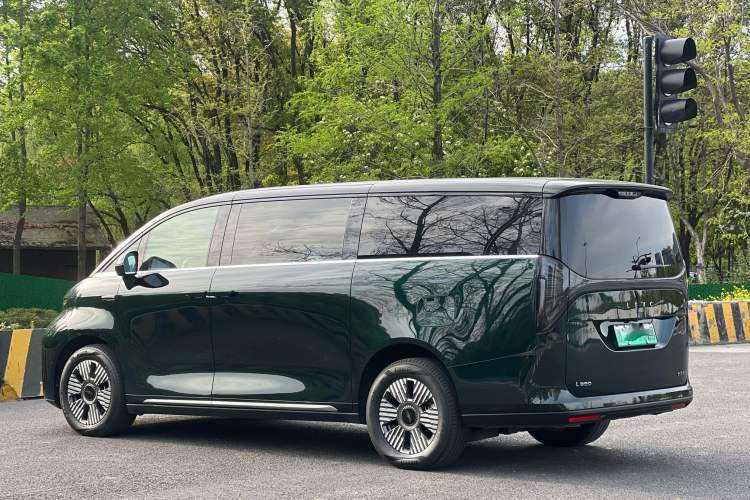 Used Geely Galaxy LEVC L380 2024 140-Degree 6-Seater All-Wheel-Drive Ultra Exterior 6