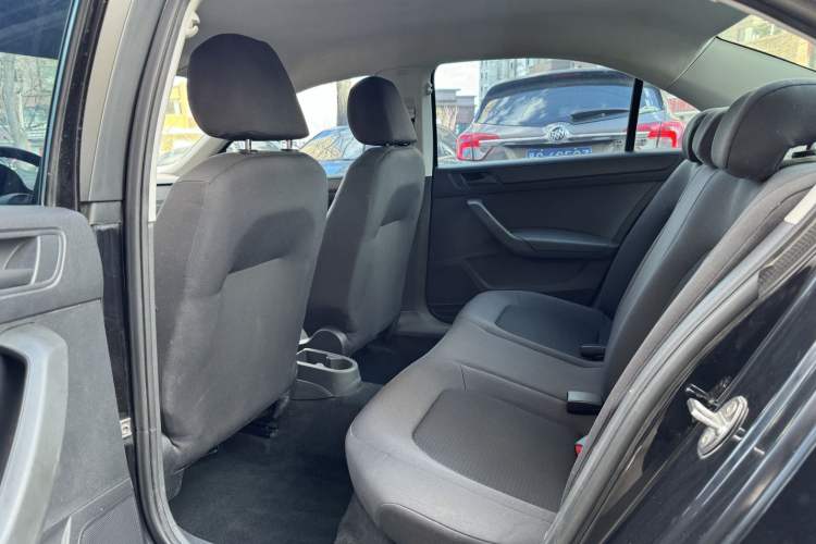 Used Volkswagen Santana 2015 1.4L Manual Fashion Edition