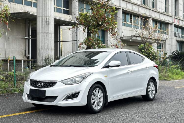 Used Hyundai Elantra (5th Generation / Langdong) 2016 1.6L Automatic Smart Version