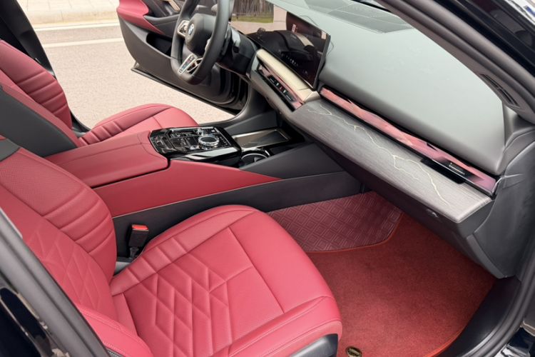 Used BMW 5 Series 2025 530Li Luxury Edition M Sport Package Interior 6