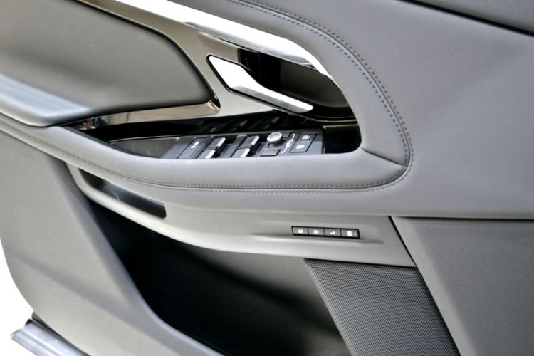 Used Land Rover Range Rover Evoque 2022 Aurora L 249 PS R-Dynamic Collins Antique Bronze Special Edition