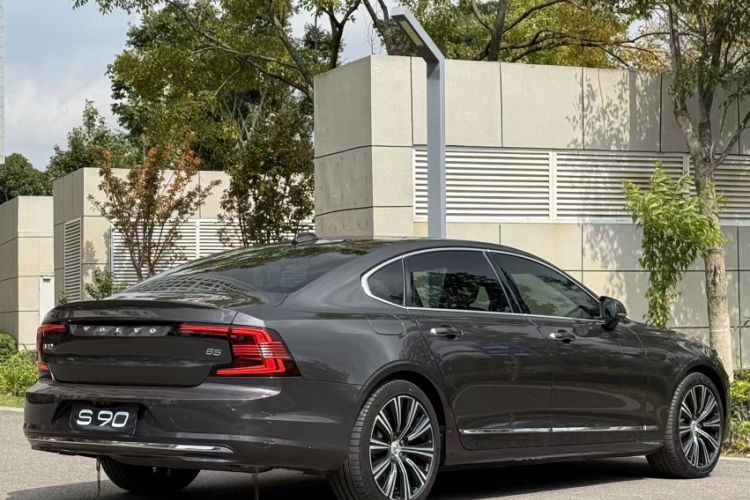 Used Volvo S90 2022 B5 Zhiyuan Luxury Edition
