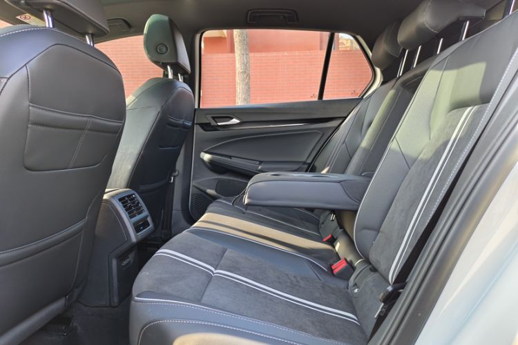 Used Volkswagen Golf 2021 280TSI DSG R-Line Interior 6