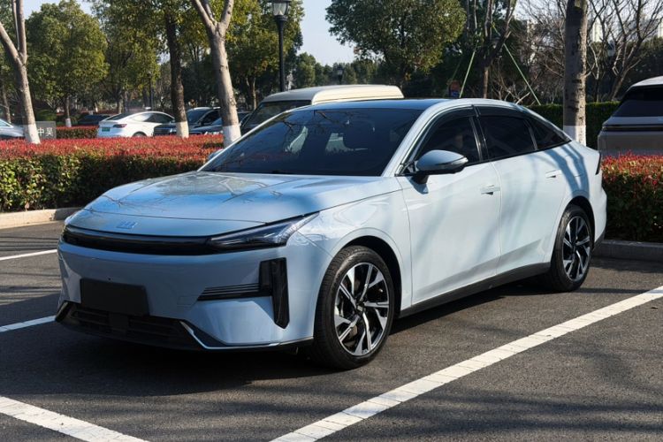 Used Geely Galaxy L6 2023 125km Starship