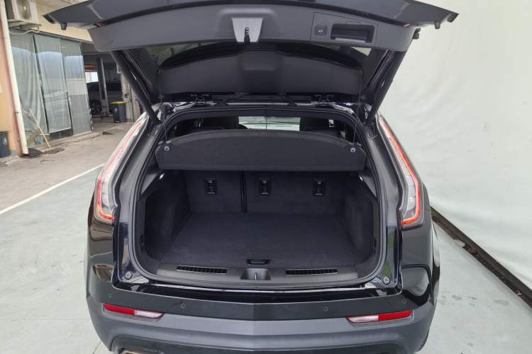 Used Cadillac XT4 2018 28T Two-Wheel Drive Luxury Sport Model
