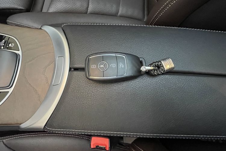 Used Mercedes-Benz GLC 2022 Facelifted GLC 300 L 4MATIC Luxury Edition Interior 3