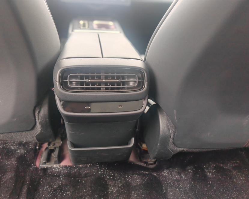 Xiaomi Auto SU7 2024 Rear-Drive Ultra-Long Range Advanced Pro-Level Intelligent Driving Version — снимка 20