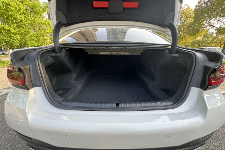 Used BMW 5 Series 2022 530Li Leading Model M Sport Package