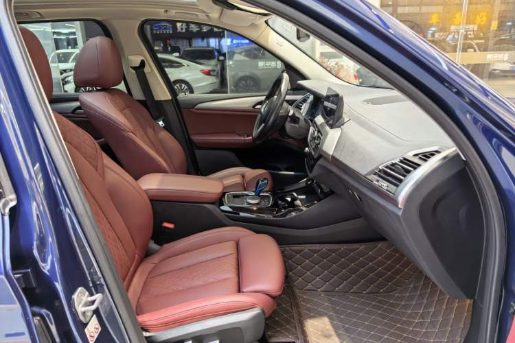 Used BMW iX3 2022 Leading Type Interior 3