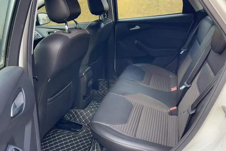 Used Ford Focus 2017 Hatchback EcoBoost 125 Automatic - Ultra-Powerful Style Edition with Smart Drive Features
