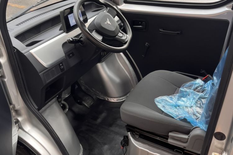 Used Neomor D02 2023 120km Van Comfort Version
