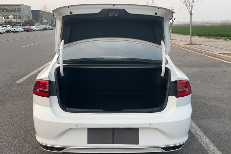 Used Volkswagen Lamando 2021 230TSI DSG Fashion Edition Trunk