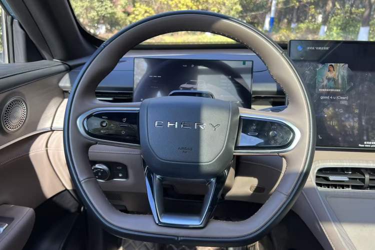 Used Chery Tiggo 8 PLUS C-DM 2025 1.5T 116 km Prestige Version 5 Seats
