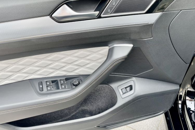 Used Volkswagen Magotan 2023 2 Million Units Commemorative Edition 330TSI DSG Luxury Version Interior 11