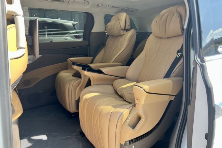 Used Denza D9 2022 DM-i 970 Four-Wheel Drive Flagship Model
