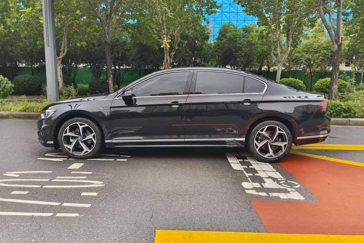 Used Volkswagen Magotan 2023 2 Million Units Commemorative Edition 330TSI DSG Luxury Version