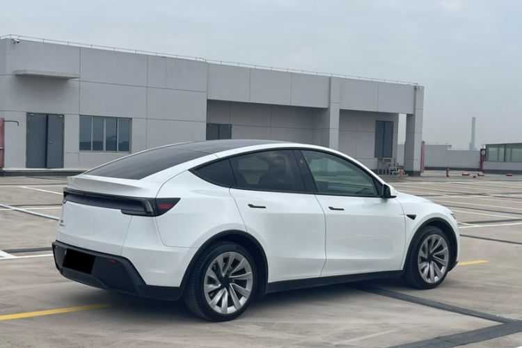 Used Tesla Model Y 2025 Rear-Wheel-Drive Version
