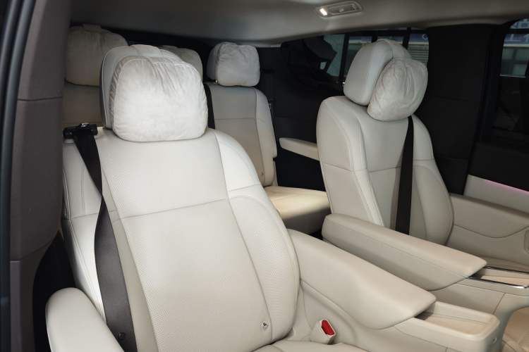 Used Li Auto MEGA 2024 Ultra Model
