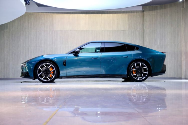 Used XPeng P7 2025 Model—750 All-Wheel-Drive High-Performance Ultra
