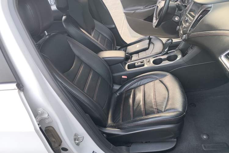 Used Chevrolet Cruze 2017 1.5L Automatic Pioneer Sunroof Edition