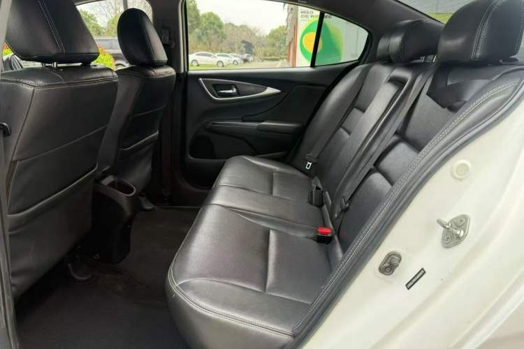 Used Honda Crider 2016 1.8L CVT Luxury Edition Interior 4