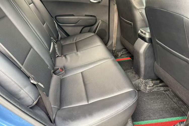 Used Kia KX3 2015 1.6L Automatic Two-Wheel Drive DLX Interior 4