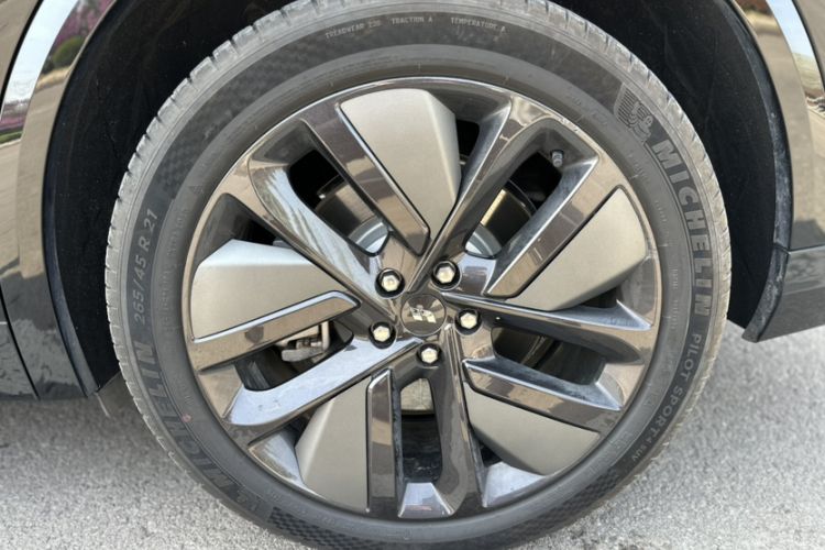 Used Li Auto L8 2024 Max Exterior 6