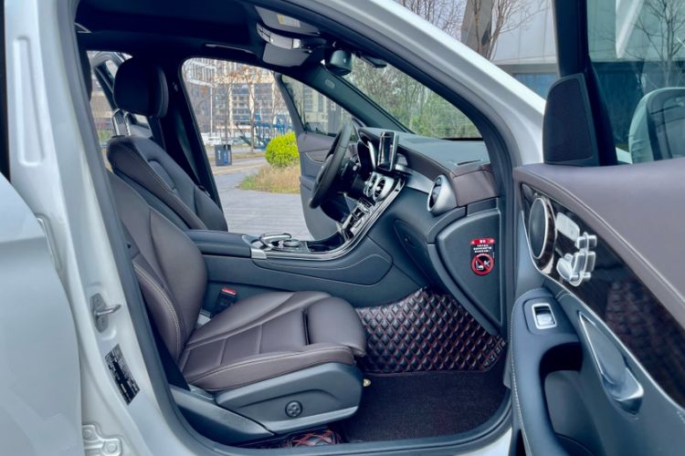 Used Mercedes-Benz GLC 2019 GLC 260 L 4MATIC Dynamic Model Interior 4