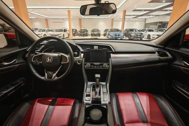 Used Honda Civic 2016 220TURBO CVT Luxury Edition
