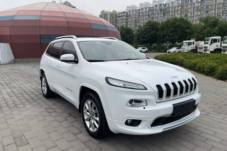 Used Jeep Cherokee 2017 2.4L Professional Edition
