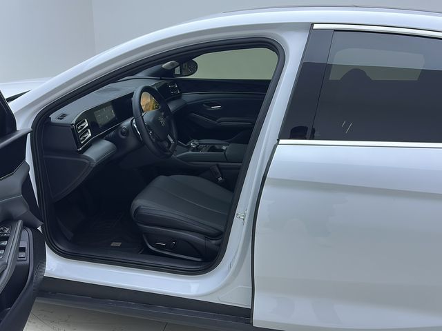 BYD Qin L 2025 DM-i Smart Drive 80KM Superior Model — снимка 14