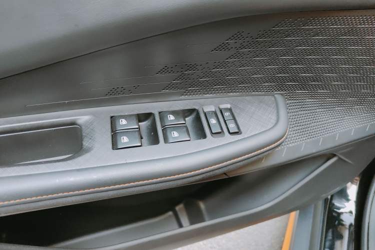 Used CHANGAN UNI-V 2025 1.5T 500Bar Prestige Sporty Version