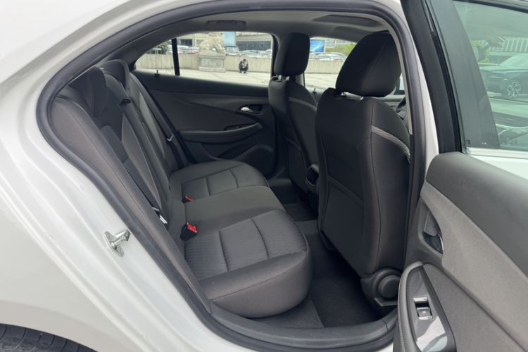 Used Chevrolet Malibu 2017 1.5T Automatic Comfort Edition Interior 2