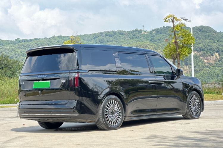 Used Zeekr 009 2024 Six-Seat Executive Version 4WD 108 kWh
