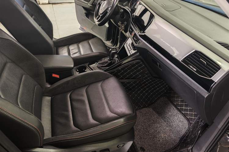 Used Volkswagen Tayron 2020 330TSI Two-Wheel Drive Luxury Smart Connectivity Version Interior 1