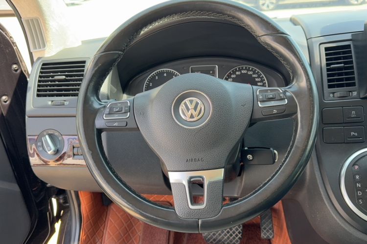 Used Volkswagen Multivan 2012 2.0 TSI Two-Wheel-Drive Luxury Edition
