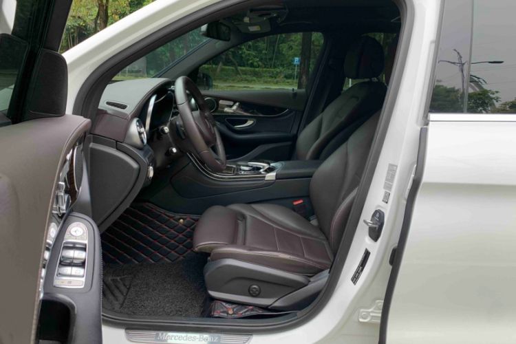 Used Mercedes-Benz GLC 2019 GLC 260 L 4MATIC Dynamic Model Interior 5