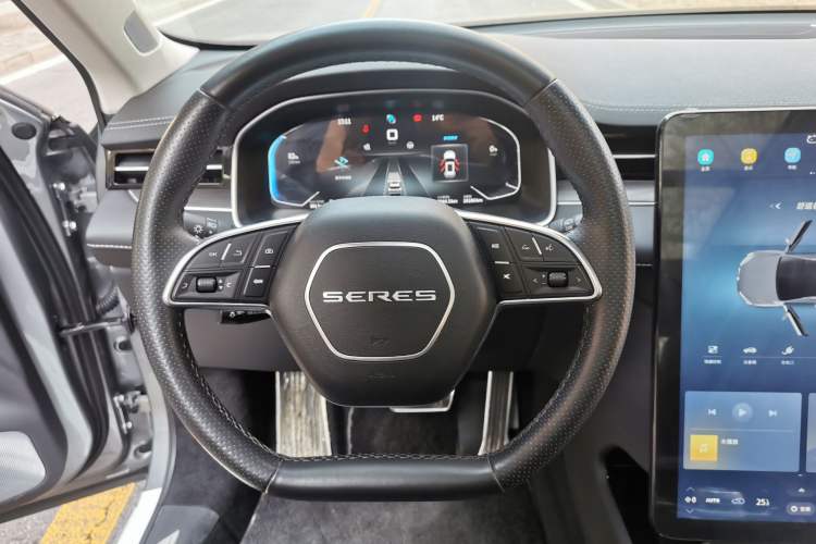 Used SERES SF5 2021 Four-Wheel Drive Freedom Expedition Edition
