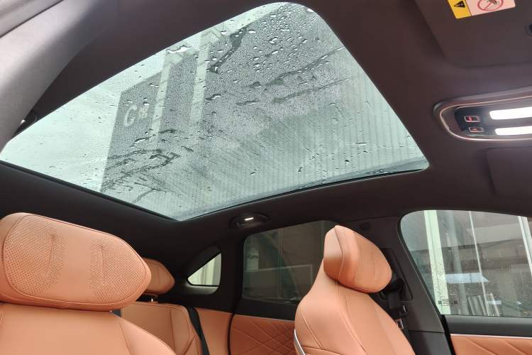 Used Deepal S07 2025 520Max Huawei Qiankun Intelligent Driving ADS SE Pure-Electric Version Headliner