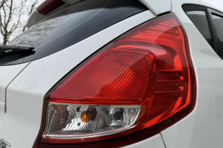 Used Ford Fiesta 2013 Hatchback 1.5L Automatic Fashion Edition
