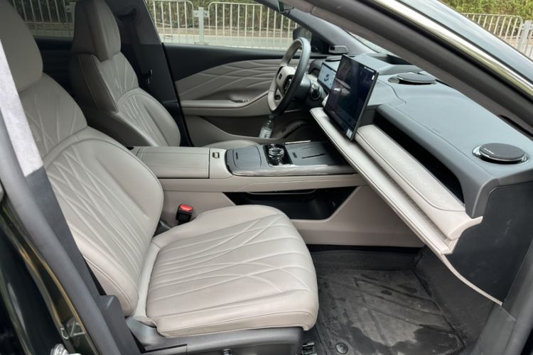 Used Geely Galaxy 8 2025 130km EM-P Starship Edition Right Front Seat