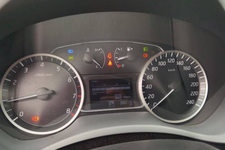 Used Nissan Sylphy 2019 1.6XV CVT Smart Connect Luxury Edition China VI Standard Odometer Close Up