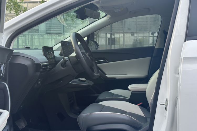 Used MG 4 EV 2023 415 km Range Sea-Faring Champion Edition Interior 4