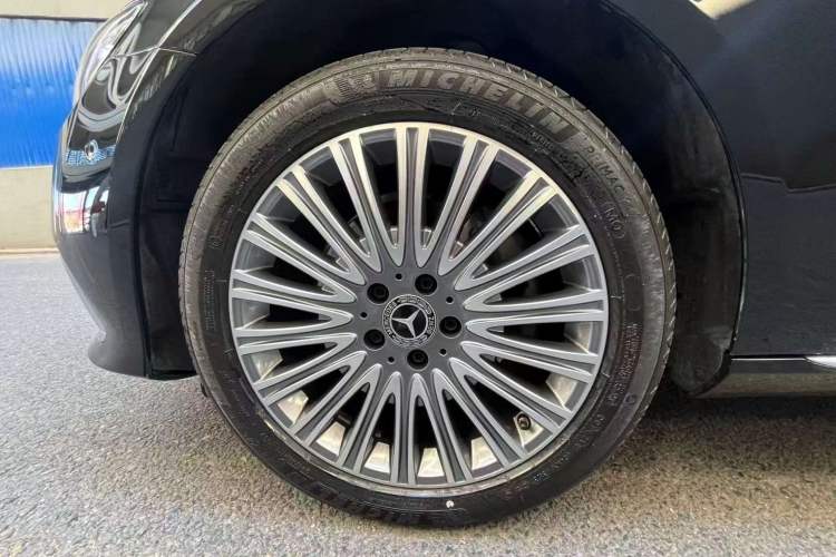 Used Mercedes-Benz E-Class 2023 Updated E 300 L Fashion Edition
