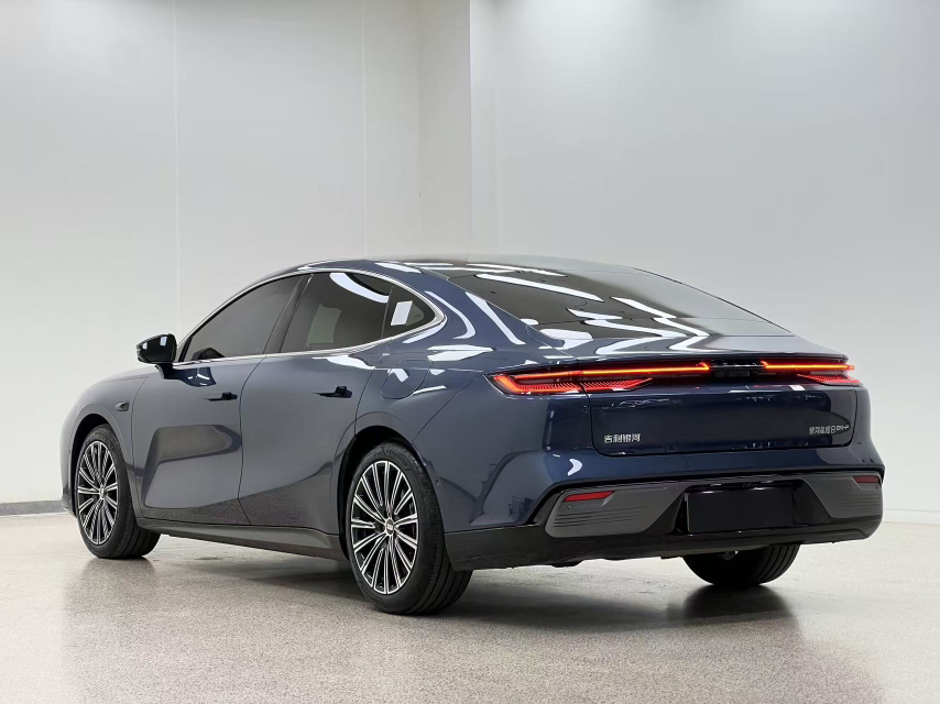 Geely Galaxy 8 2025 130km EM-P Starship Edition — снимка 15