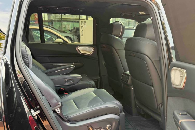 Used Lynk & Co 900 2025 2.0T Exploration Edition
