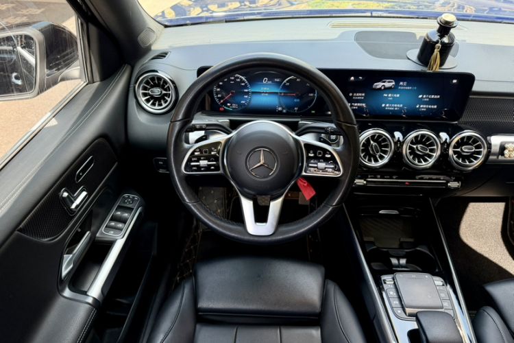Used Mercedes-Benz EQB 2023 EQB 260 Interior 4