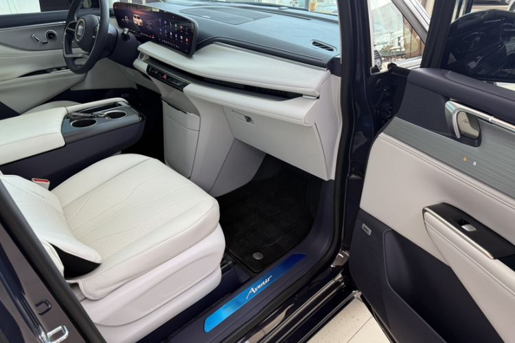 Used Buick GL8 New Energy 2026 Model Lu Zun Prestige Edition Right Front Seat