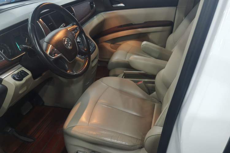 Used Buick GL8 2018 28T Luxury Model China VI Standard
