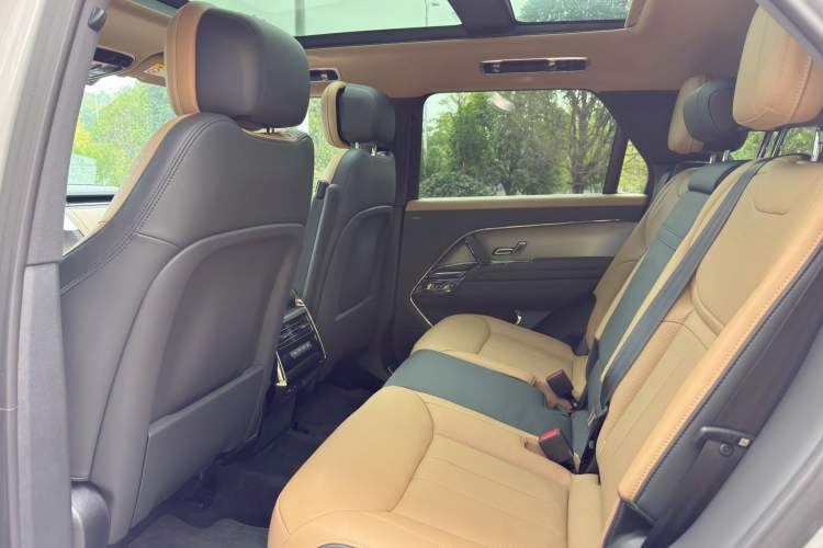 Used Land Rover Range Rover Sport 2023 400PS Dynamic SE
